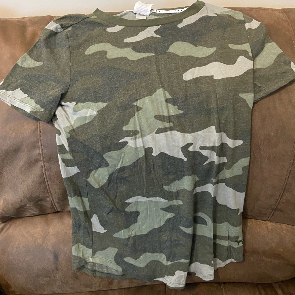 Victorias Secret Pink Sleepwear Green Camo VNeck Shortsleeve Tee Xs